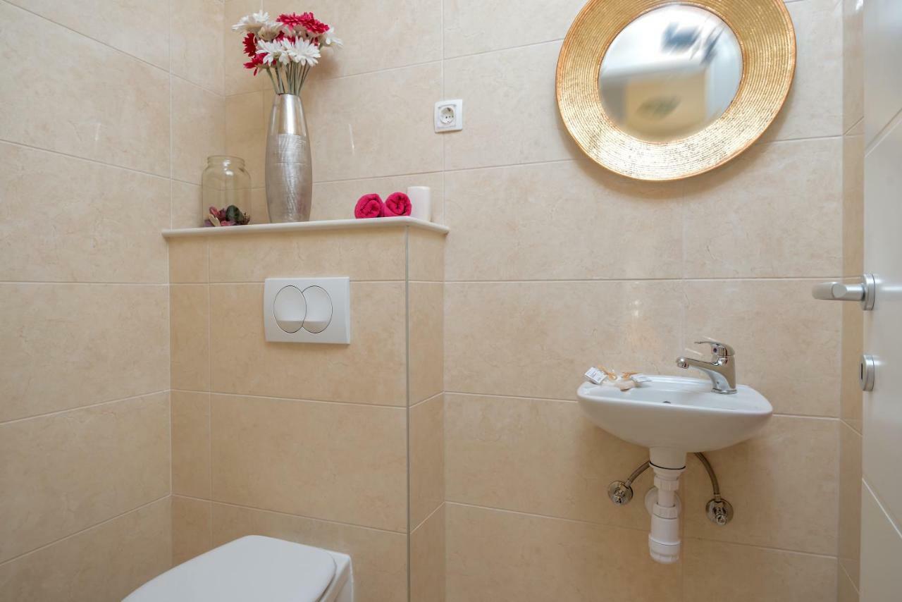 Villa Kala Komiža Kültér fotó